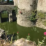 D'hotes Du Chateau 4*