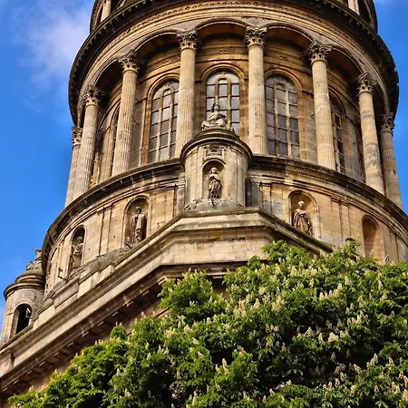 D'hotes Du Chateau Bed & Breakfast