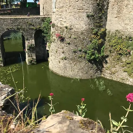 D'hotes Du Chateau 4*