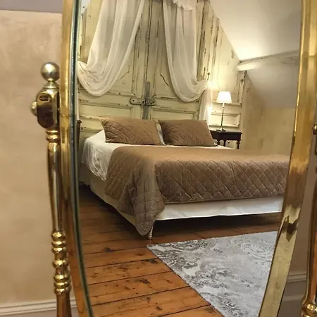 D'hotes Du Chateau Bed and Breakfast