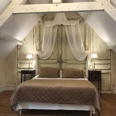 D'hotes Du Chateau Bed & Breakfast *