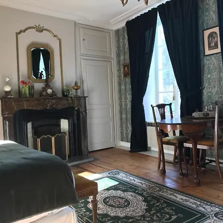 D'hotes Du Chateau Bed & Breakfast *