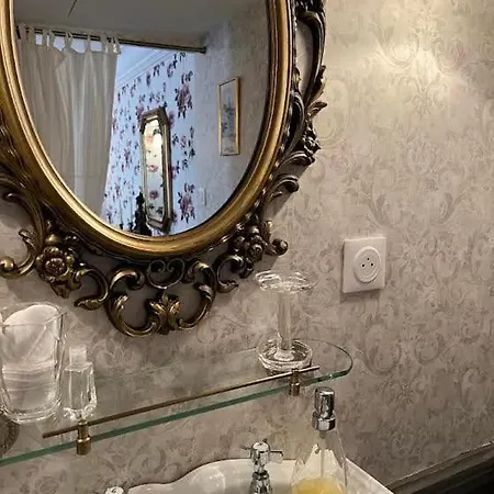 D'hotes Du Chateau Bed & Breakfast *