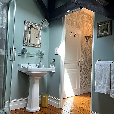 D'hotes Du Chateau
