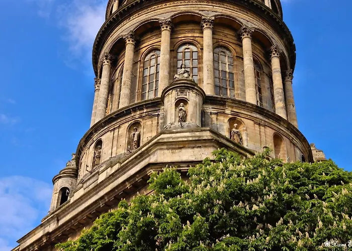 D'hotes Du Chateau Bed & Breakfast