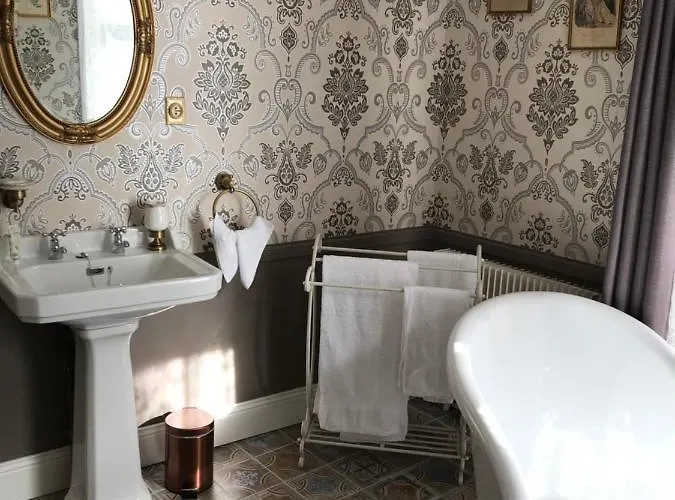 D'hotes Du Chateau Bed & Breakfast