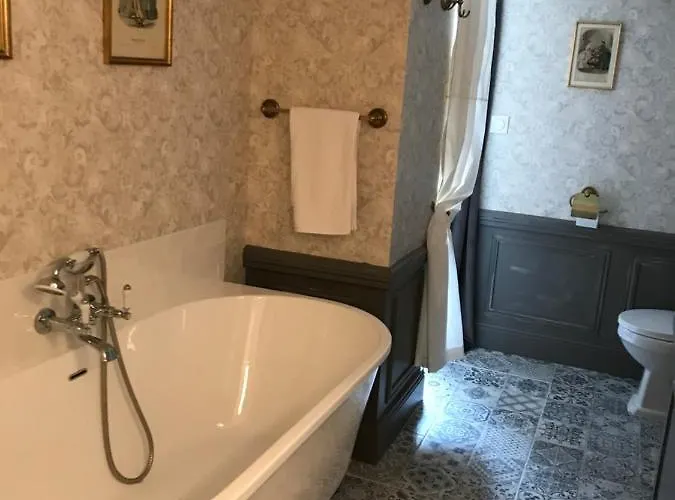 D'hotes Du Chateau Bed & Breakfast