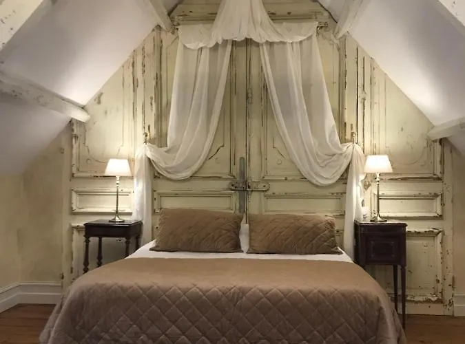 D'hotes Du Chateau Bed & Breakfast 4*
