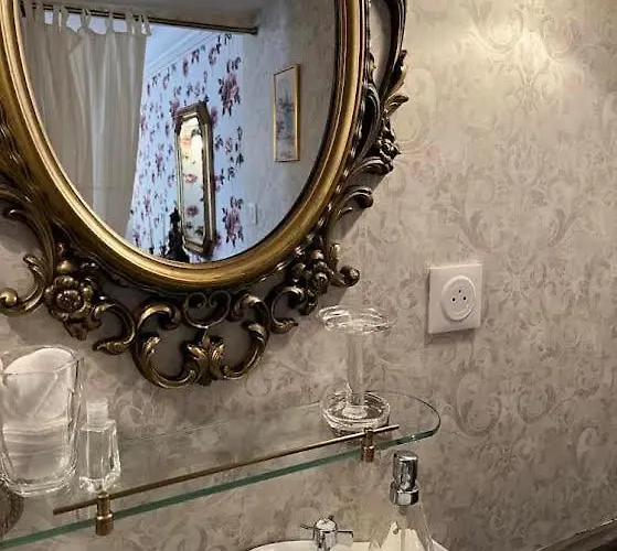 D'hotes Du Chateau Bed & Breakfast 4*